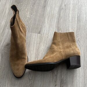 Tod's Brown Suede Ankle Boots